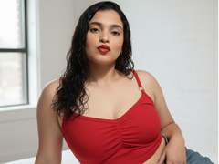 NaughtyCare - female with black hair webcam at xLoveCam