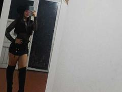 NaughtyMissyy - female with black hair webcam at xLoveCam