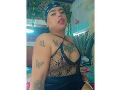 NauthyValentina - shemale webcam at xLoveCam