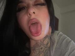 NayaNoir - female with brown hair and  big tits webcam at xLoveCam