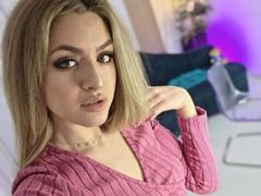 NayaQuinn - blond female webcam at xLoveCam