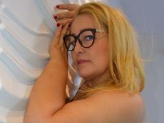 Nayla_Garner - blond female webcam at ImLive