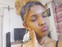 NazziaSexi - female webcam at xLoveCam