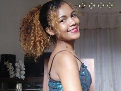 NazziaSexi - female webcam at xLoveCam