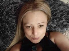 Bellaknox - blond female with  big tits webcam at LiveJasmin