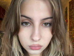 NellieHeimer - female with brown hair webcam at xLoveCam