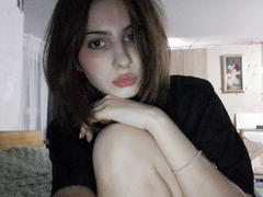 NellieHeimer - female with brown hair webcam at xLoveCam