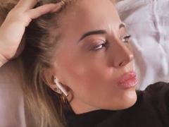 NellyBloom from LiveJasmin