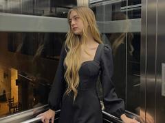 NenitaTraino - female webcam at xLoveCam