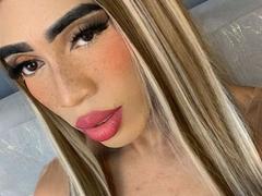 NessaBarret - shemale webcam at xLoveCam