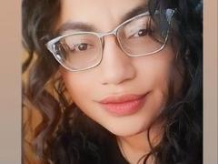 NetfisGraham - female with black hair and  big tits webcam at xLoveCam