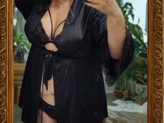 NettyElvie - female with black hair and  big tits webcam at xLoveCam