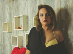 LuciaLue - female with brown hair and  big tits webcam at xLoveCam