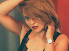 LuciaLue - female with brown hair and  big tits webcam at xLoveCam