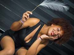 NiaZuri - blond female with  big tits webcam at xLoveCam