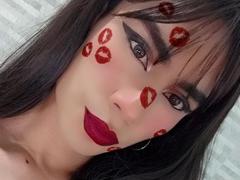 NiaaHills - shemale with black hair webcam at xLoveCam