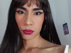 NiaaHills - shemale with black hair webcam at xLoveCam