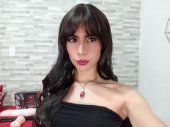 NiaaHills - shemale with black hair webcam at xLoveCam