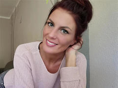 Nicky-Blue-hot from xLoveCam