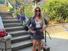 GoldDivineX - blond shemale webcam at LiveJasmin