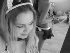 NicollePlays - female with brown hair webcam at ImLive