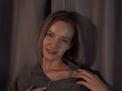 NicoleSpritzer - blond female with  big tits webcam at xLoveCam