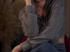 NicoleSpritzer - blond female with  big tits webcam at xLoveCam