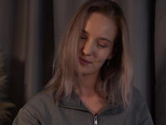NicoleSpritzer - blond female with  big tits webcam at xLoveCam