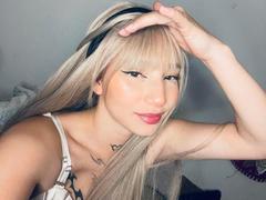 NicoleeCam - blond female with  big tits webcam at xLoveCam