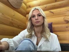 NidaLastinger - female webcam at xLoveCam