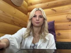 NidaLastinger - female webcam at xLoveCam