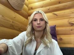 NidaLastinger - female webcam at xLoveCam