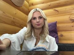 NidaLastinger - female webcam at xLoveCam