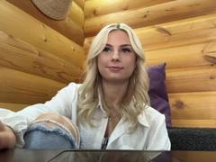 NidaLastinger - female webcam at xLoveCam