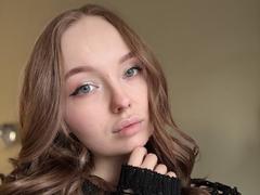 NieshaRonsini - female with black hair webcam at xLoveCam