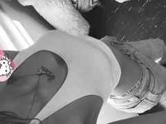 NiickyySweet - female with  big tits webcam at xLoveCam