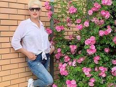 NikaClare - blond female webcam at xLoveCam