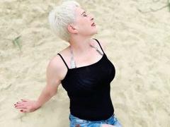 NikaClare - blond female webcam at xLoveCam