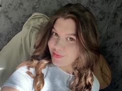 NikkiBust - female with brown hair webcam at xLoveCam