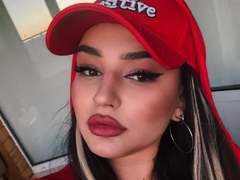 NikkiFley - female with brown hair webcam at xLoveCam