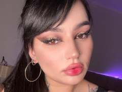 NikkiFley - female with brown hair webcam at xLoveCam