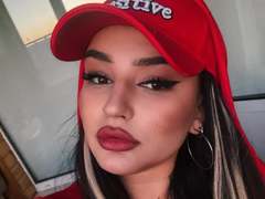 NikkiFley from xLoveCam