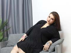 NikkiFley - female with brown hair webcam at xLoveCam