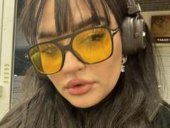 NikkiFley - female with brown hair webcam at xLoveCam
