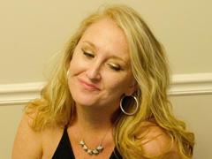 Nikkilola69 - blond female webcam at xLoveCam