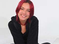 NikkyDoll - female with red hair webcam at xLoveCam