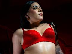 NikkyHearts - female with black hair webcam at xLoveCam