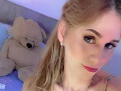NikoleBrith - shemale webcam at xLoveCam