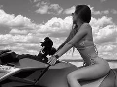 Nikoletes - female with brown hair webcam at xLoveCam