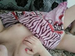 NillaPretty - blond female with  big tits webcam at xLoveCam